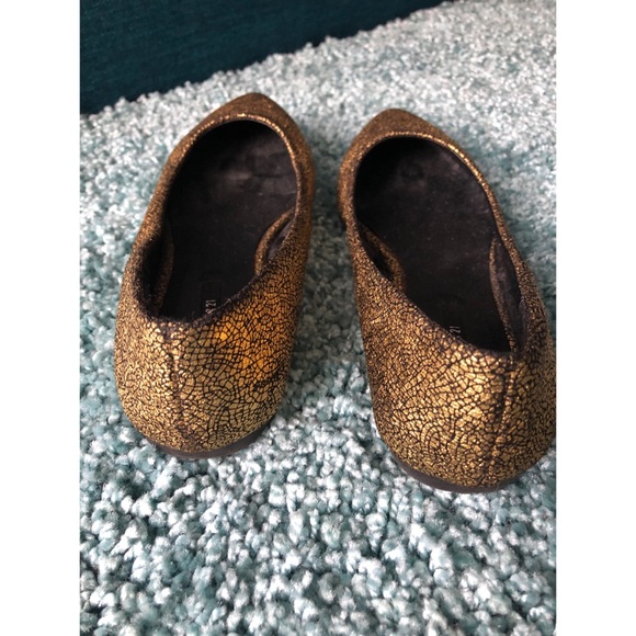 FOREVER21 POINTY FLATS - Picture 3 of 5